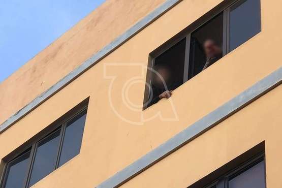  Desalojada una familia de un piso de Los Llanos por una empresa de desocupación/TA.